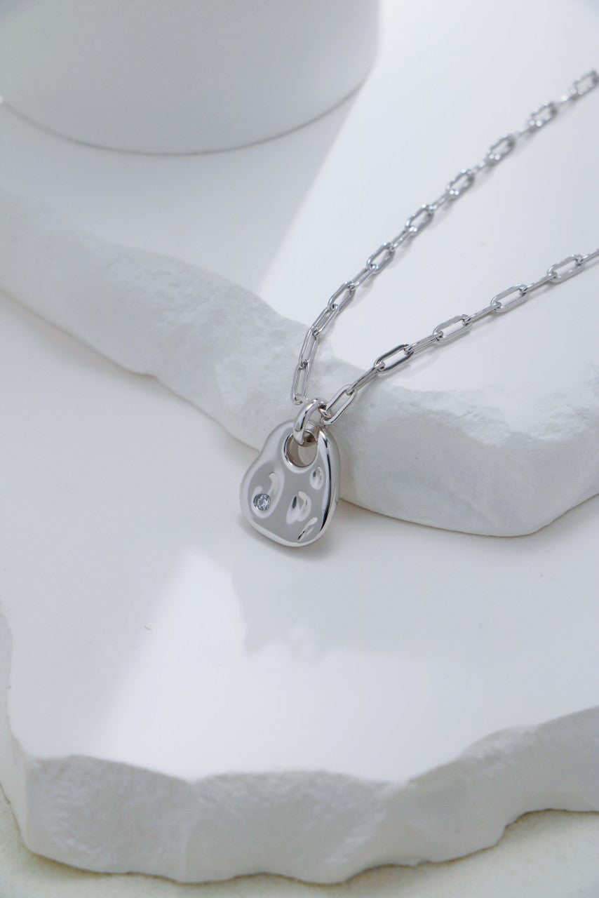Hammered Texture Zircon Necklace